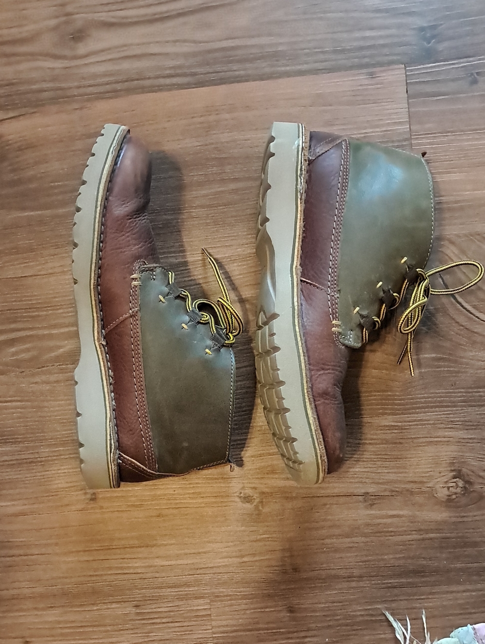 Clarks Men's Brown Leather Lace-Up Chukka Boots - Picture 3 of 5